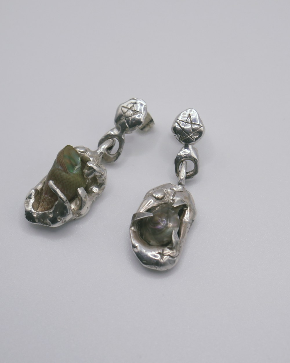 Hand-crafted silver, shell and stone jewellery by Leomour