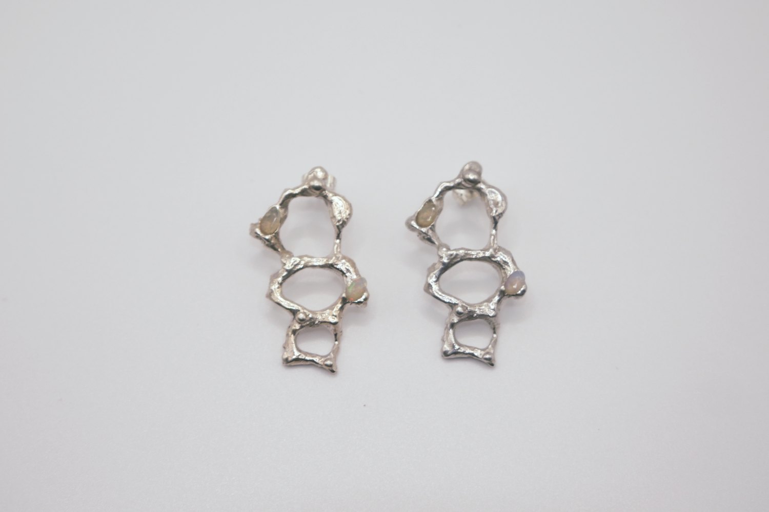 Hand-crafted silver, shell and stone jewellery by Leomour