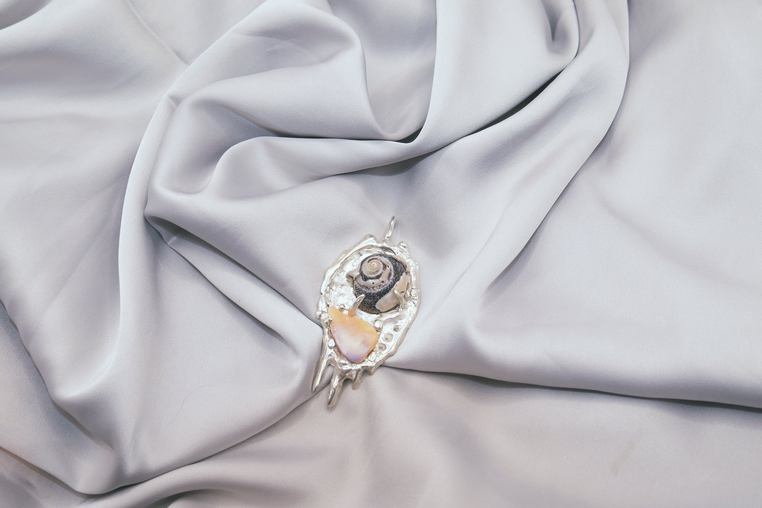 Hand-crafted silver, shell and stone jewellery by Leomour