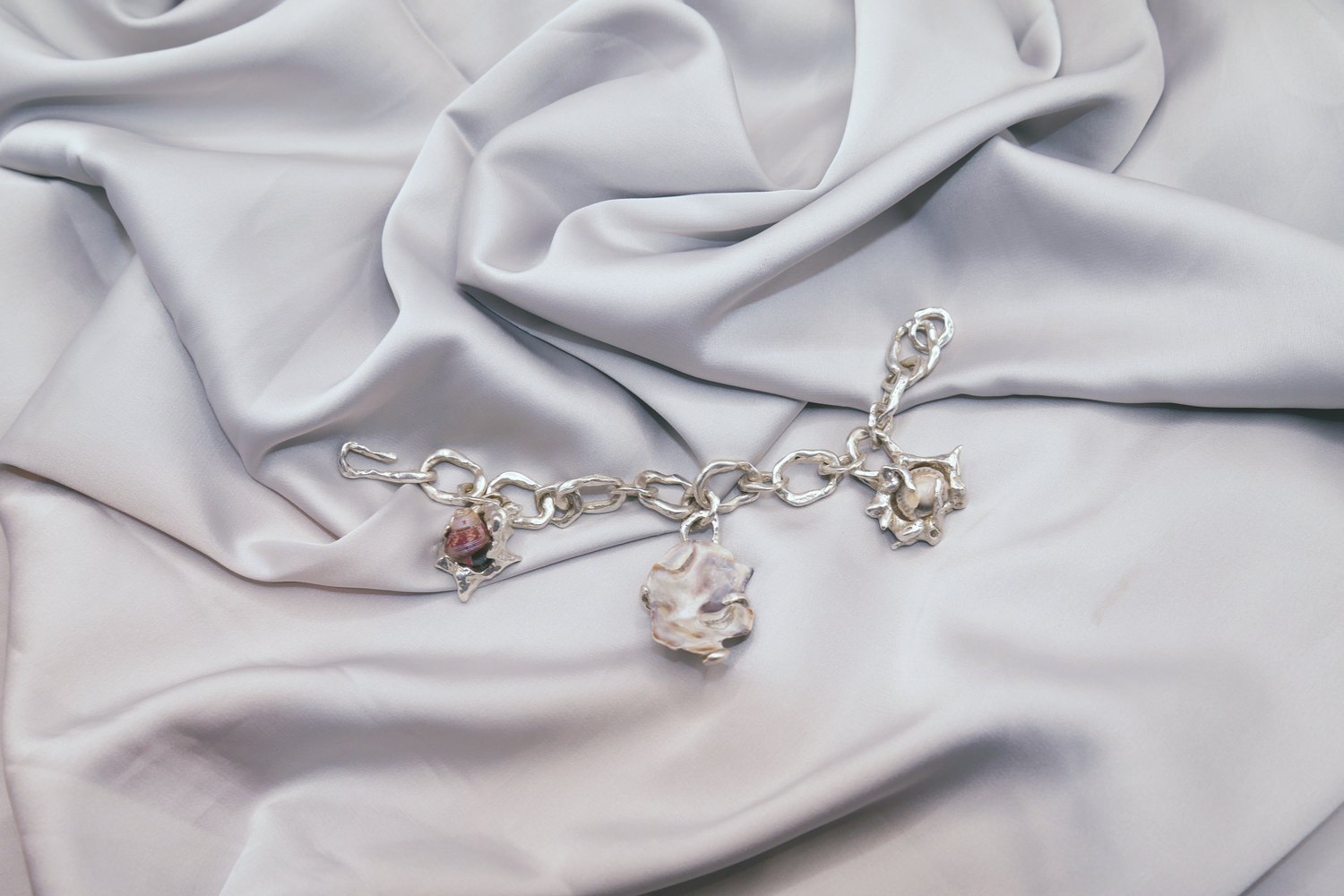 Hand-crafted silver, shell and stone jewellery by Leomour